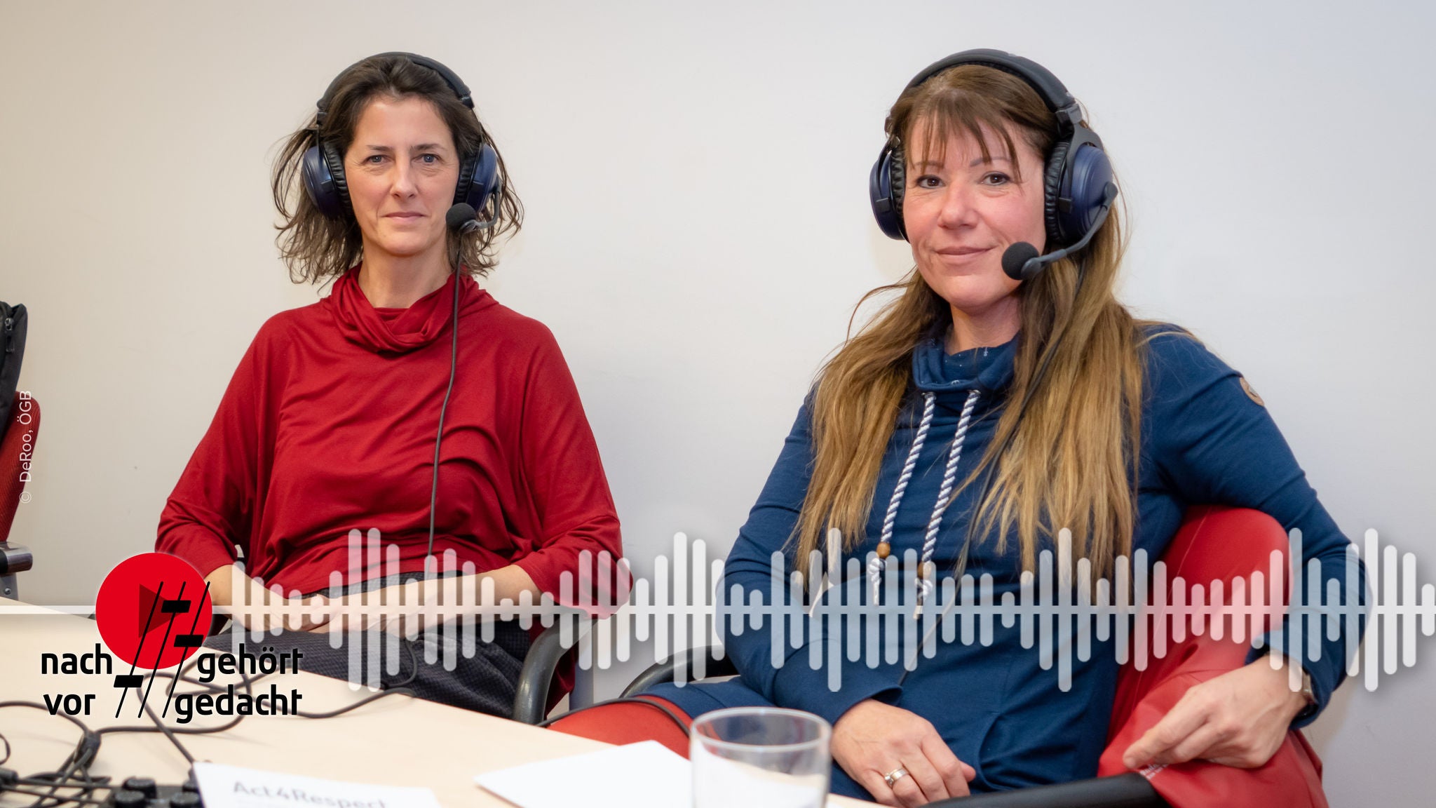 Martina Fürpass von der Beratungsstelle Sprungbrett und Sandra Steiner, Bundesfrauenvorsitzende und stellvertretende Vorsitzende Gewerkschaft GPA