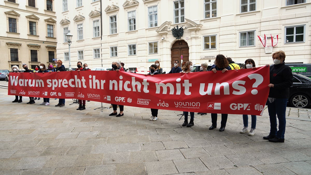 Prostest von ElementarpädagogInnen mit ÖGB Gewerkschaftsfrauen, vida, younion und GPA