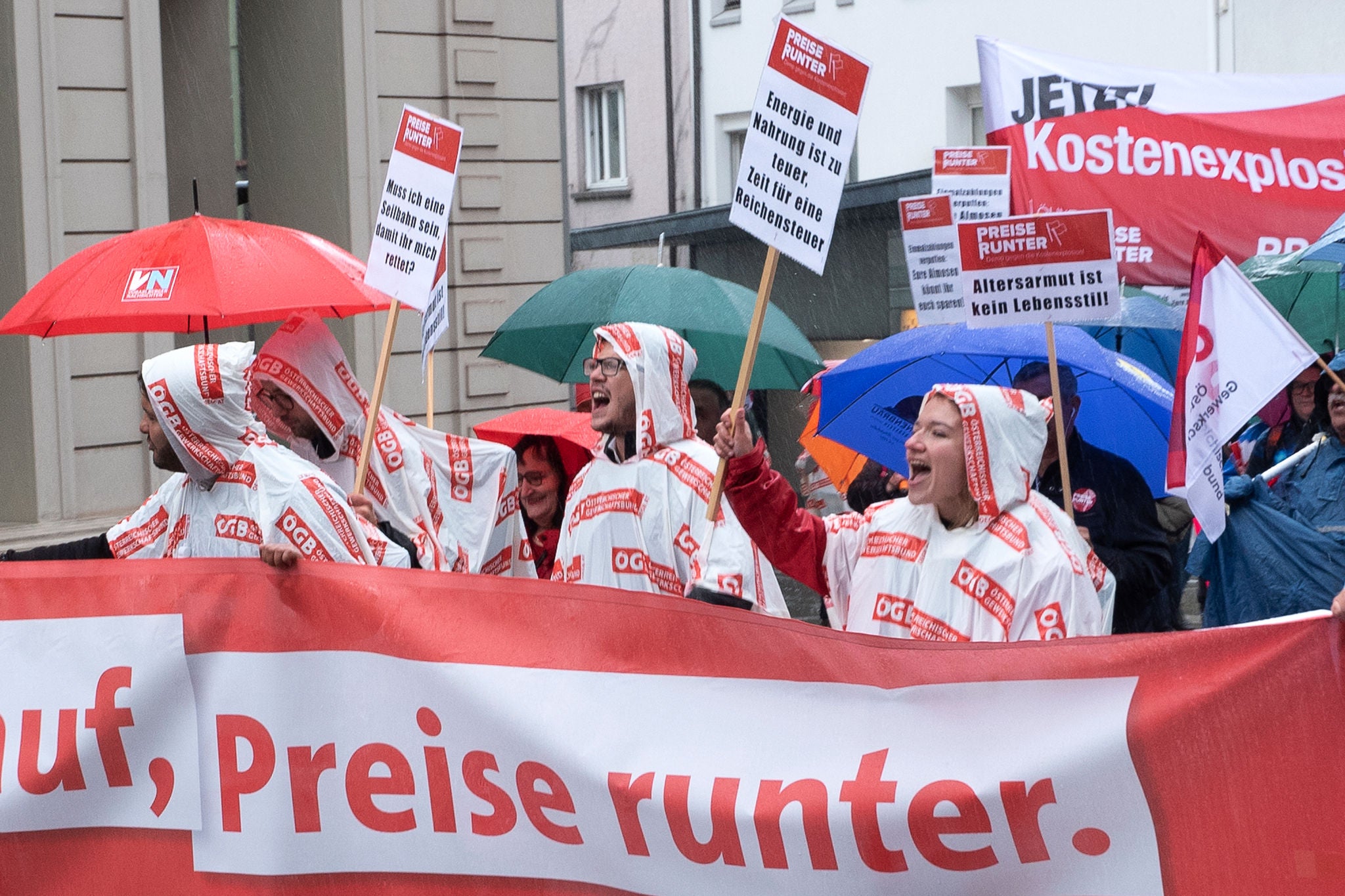 Am 17. September 2022 gingen in ganz Österreich rund 32.600 Menschen auf die Straße, um für Maßnahmen gegen die Teuerung zu demonstrieren. Hier in Vorarlberg.