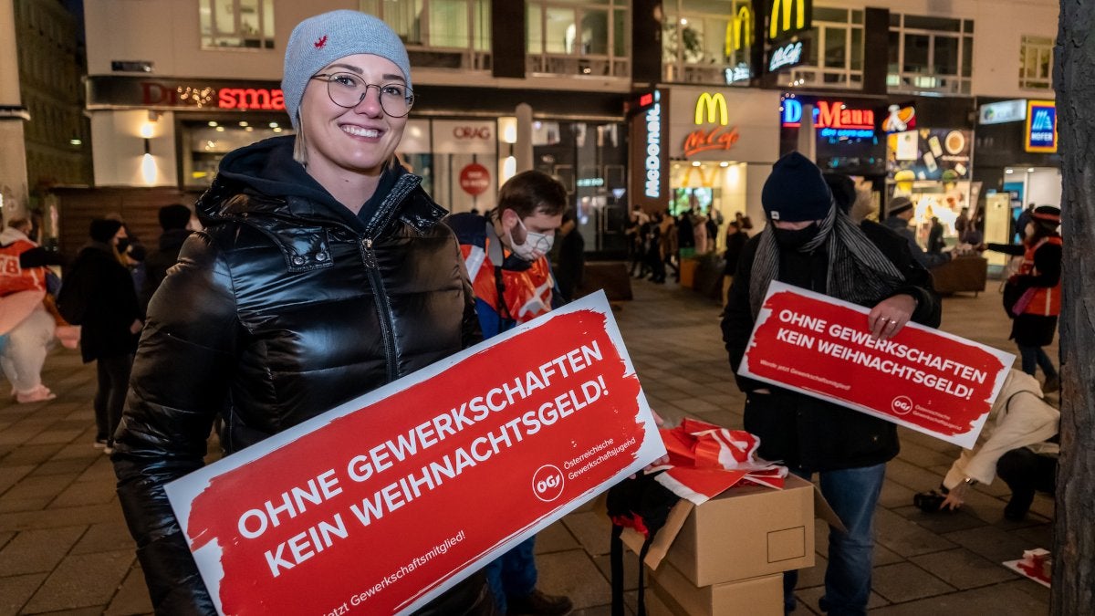 Verteilaktion zum Weihnachtsgeld