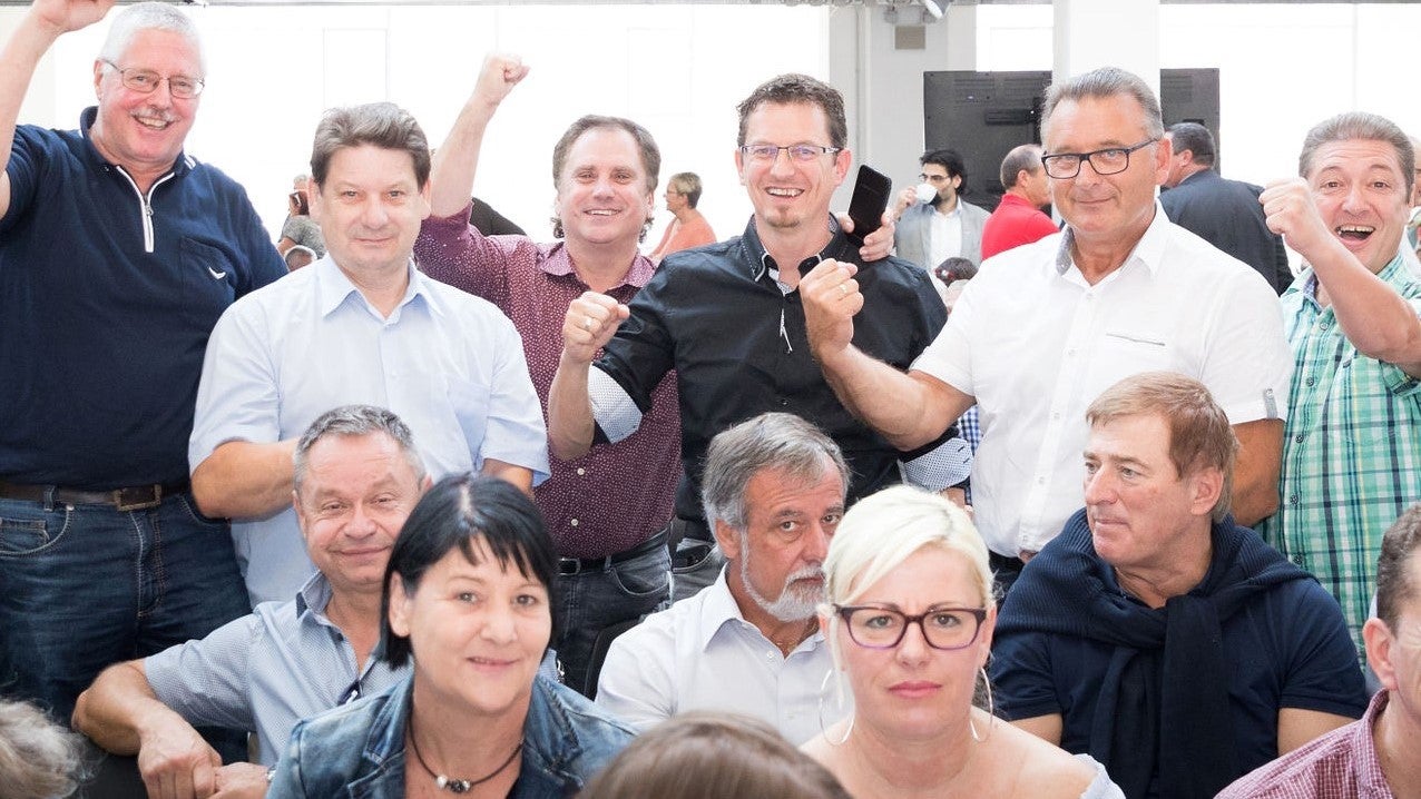 Betriebsrat - wichtiger denn je BetriebsrätInnen setzen sich im Betrieb für die Rechte der ArbeitnehmerInnen ein