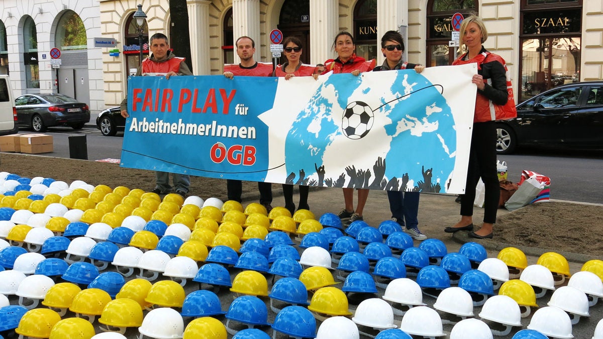 Internationale Gewerkschaften und auch der ÖGB haben sich vor Beginn der WM in Katar für Menschenrechte und ArbeitnehmerInnenschutz stark gemacht.