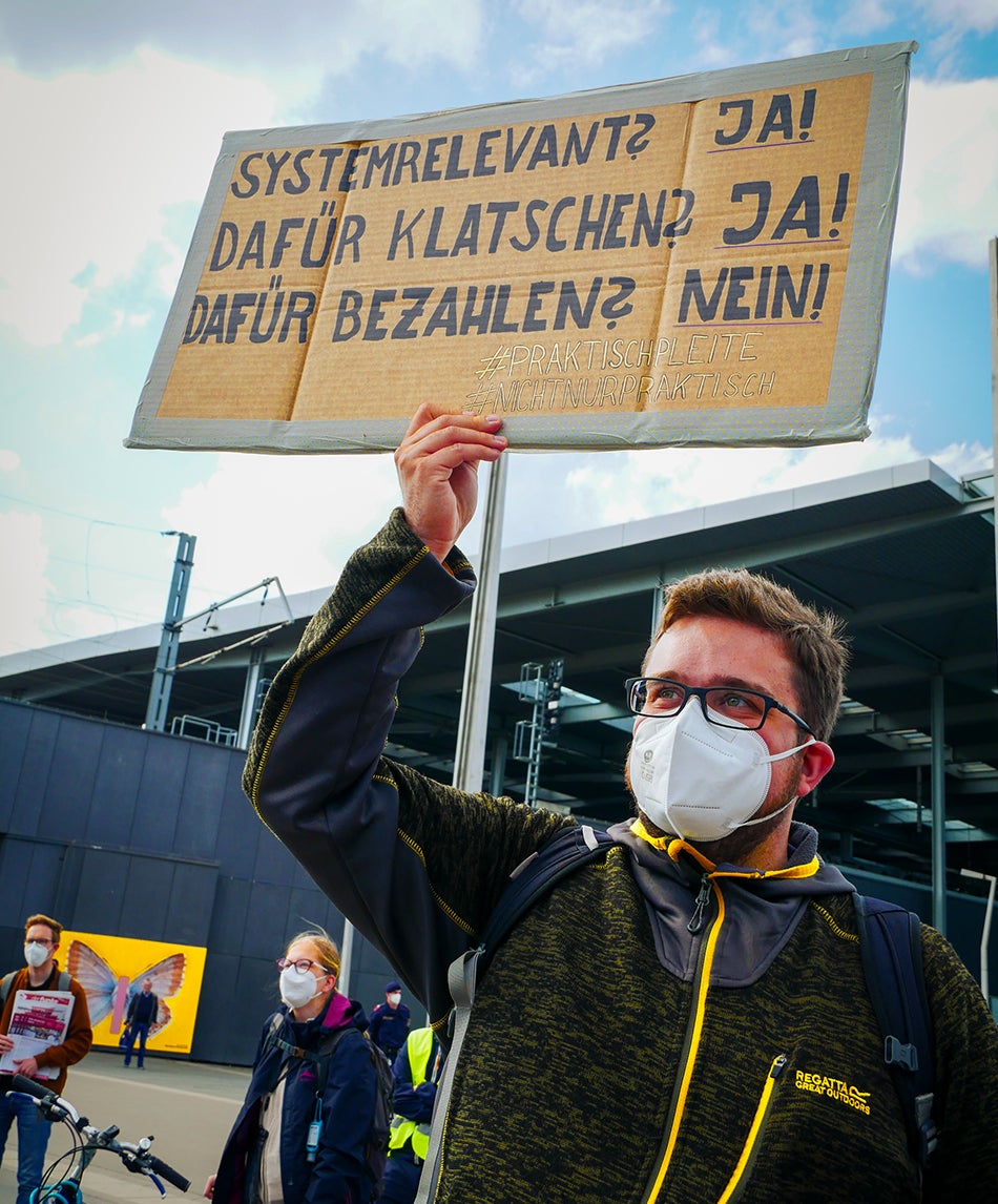Am 3. Mai sind Studierendenvertretung und Gewerkschaftsjugend für bezahlte Praktika auf die Straße gegangen.