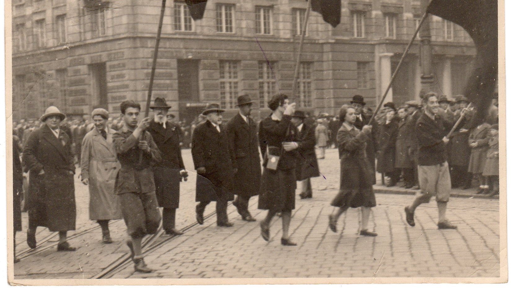 Demonstration der SDAP,  Käthe Leichter zweite Reihe zweite von links, o.J. 