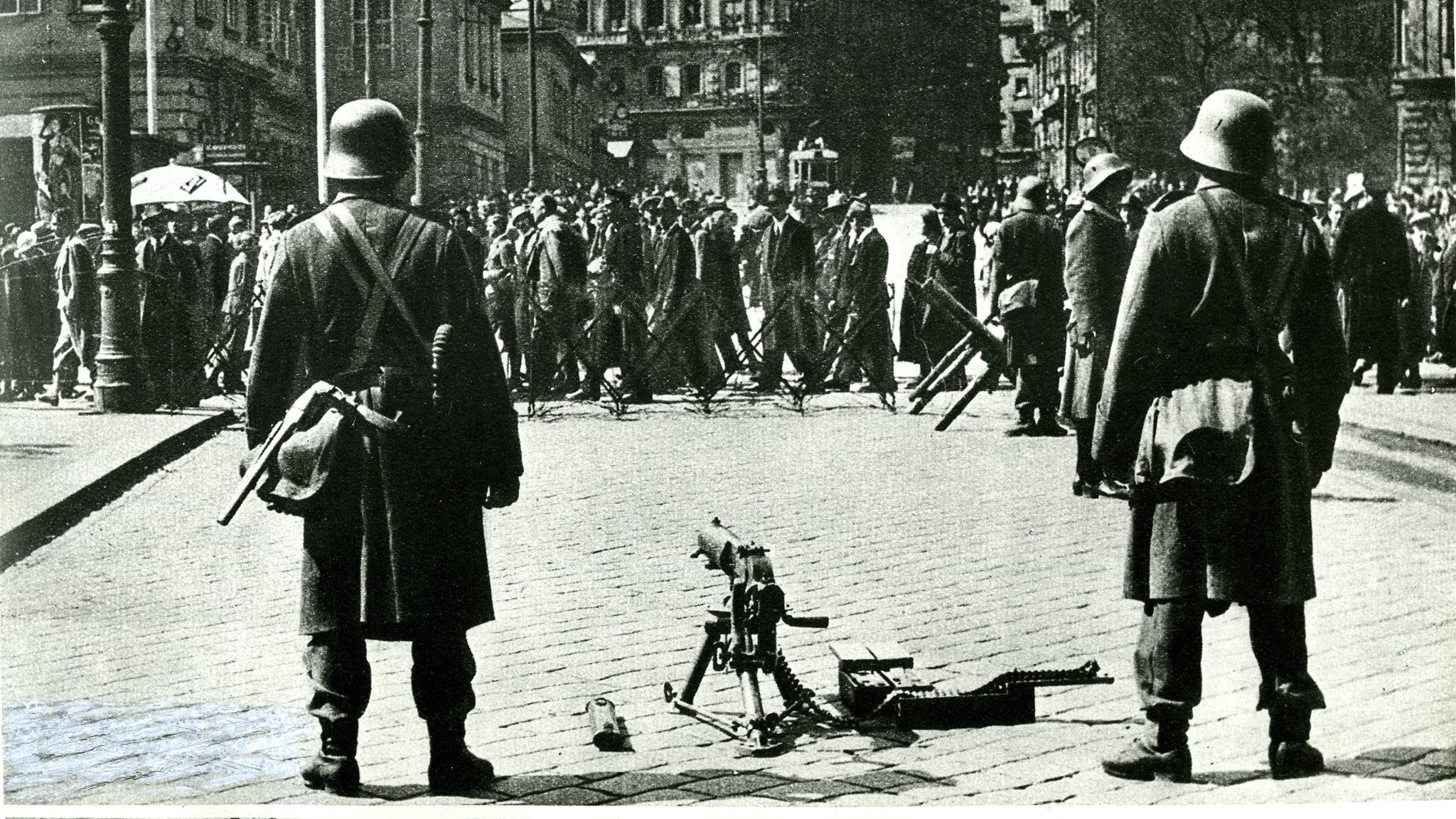Das Militär verhindert am 1. Mai 1933 Aufmärsche