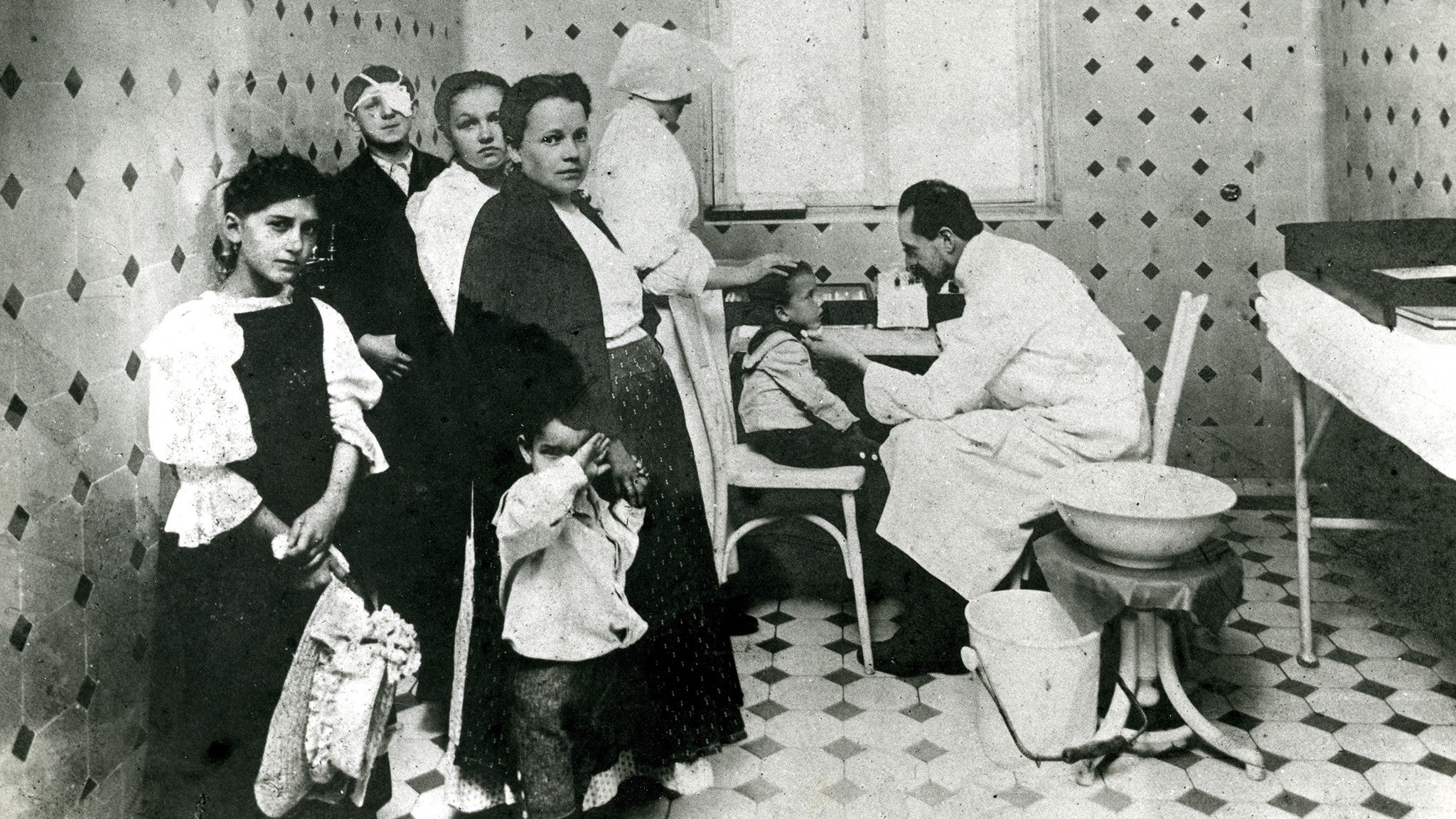 Besuch beim Kinderarzt, 1921