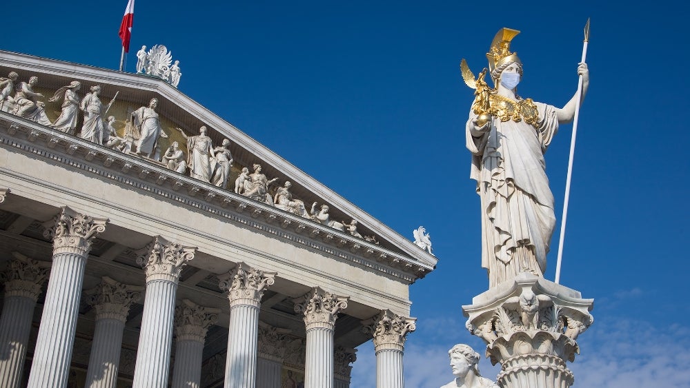 Palas Athene und Parlament