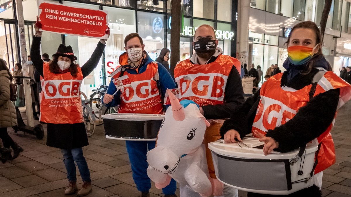 Verteilaktion zum Weihnachtsgeld