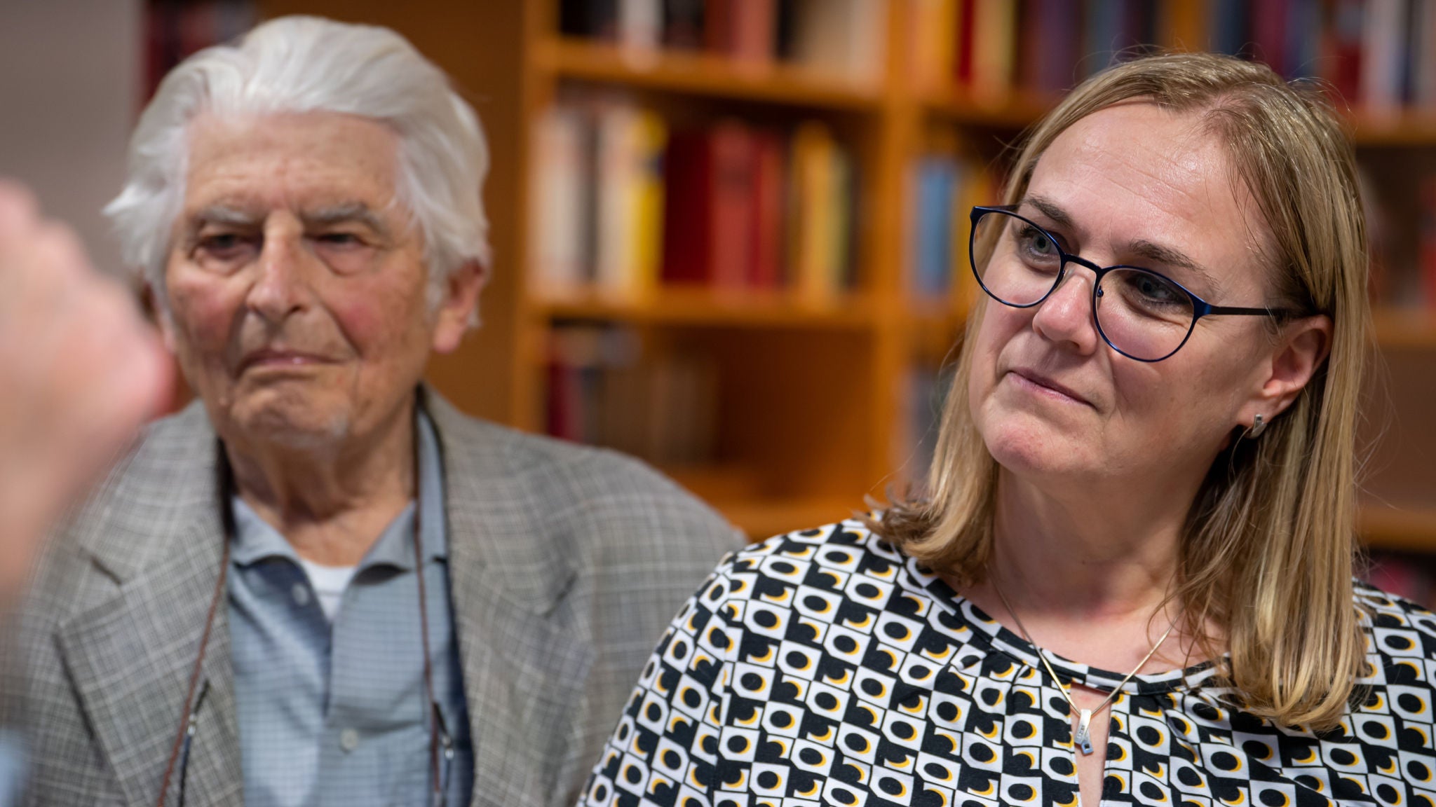 Damit kein Buch verloren geht, organisierte die ÖGB-Regionalsekretärin Astrid Knapp Flohmärkte. Der Erlös aus den verkauften Büchern geht an eine karitative Organisation