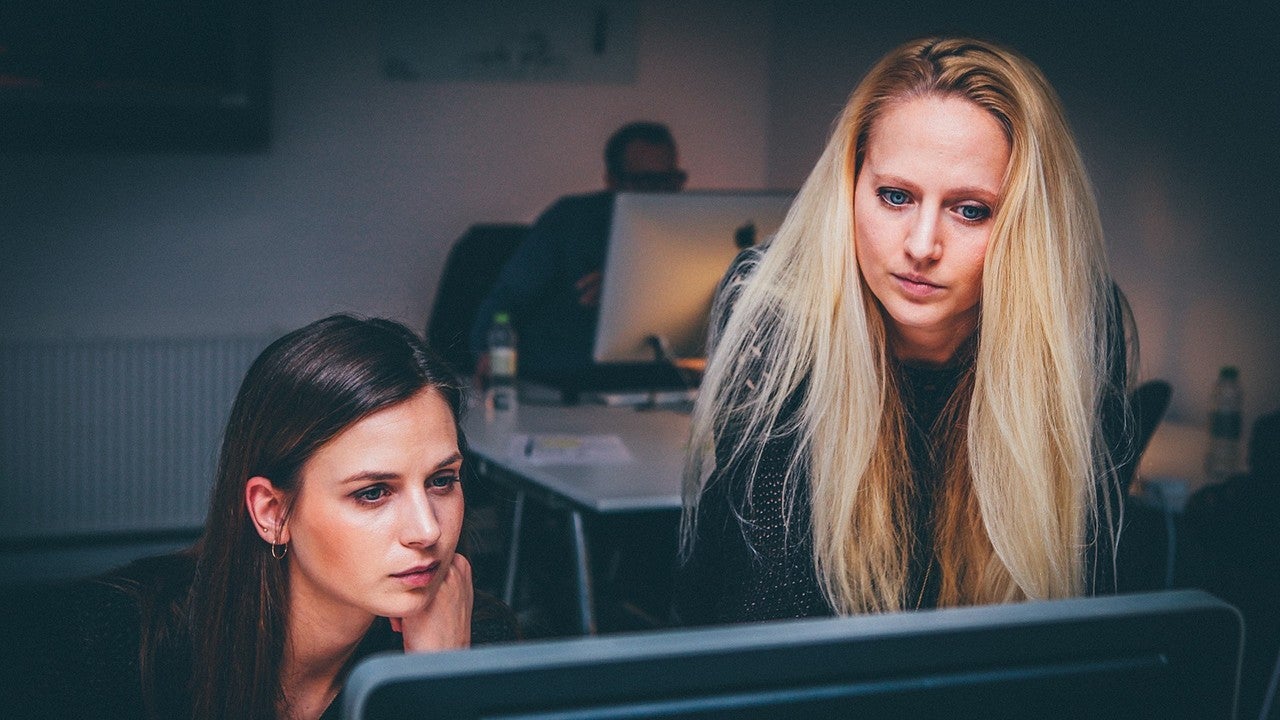 Würde in Österreich niemand mehr Überstunden machen, hätten 123.546 Arbeitslose einen Job