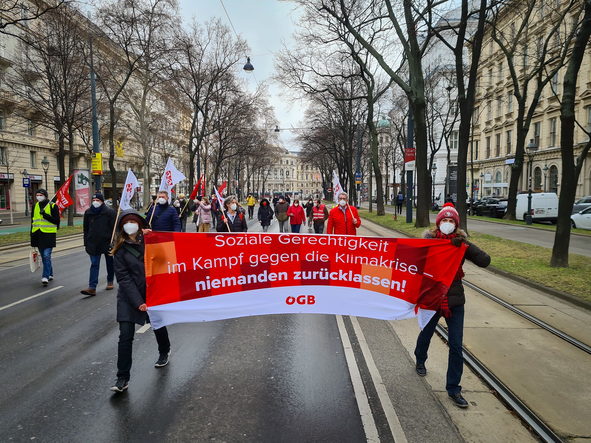 Der ÖGB demonstriert gemeinsam mit Fridays For Future für soziale Gerechtigkeit (März, September 2021)