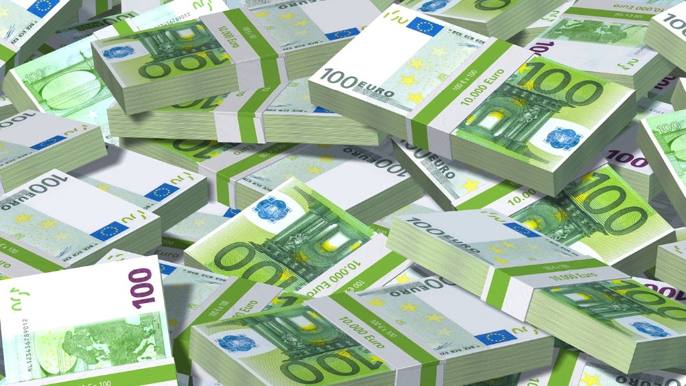 Geldbündel mit Hundert-Euro-Scheinen