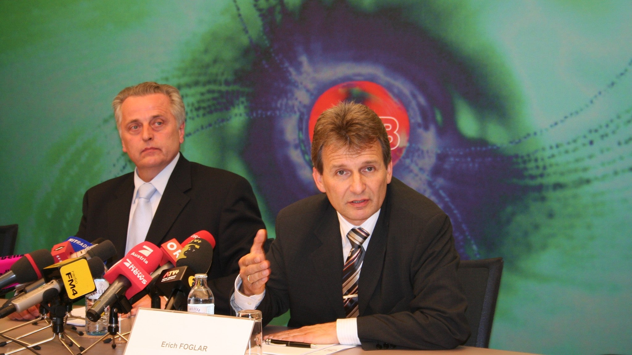 ÖGB-Präsident Rudolf Hundstorfer und ÖGB-Finanzchef Erich Foglar bei Pressekonferenz