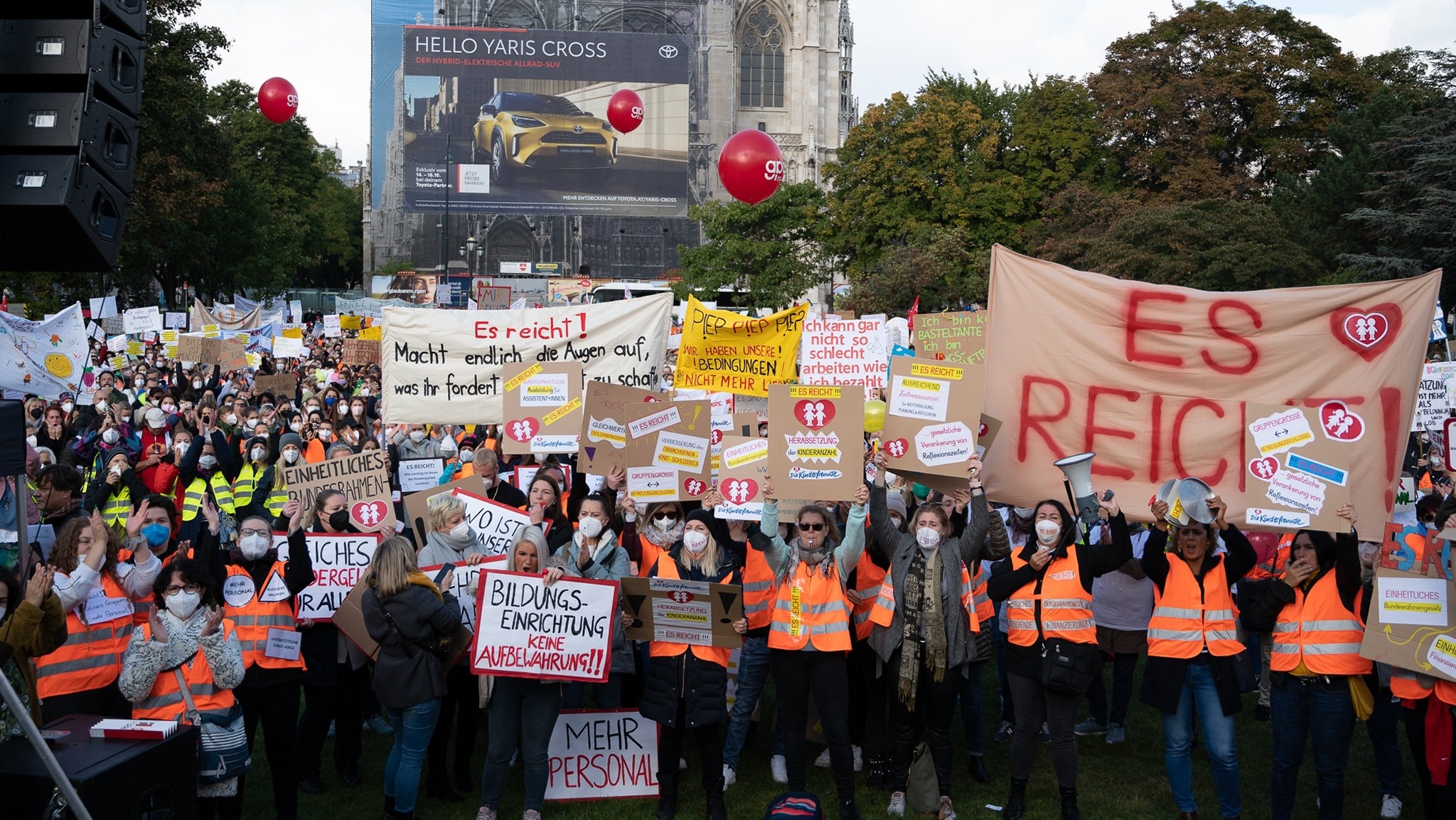 Protest der Wiener privaten elementaren Betreuungseinrichtungen am 12.10.2021 im Votivpark in Wien