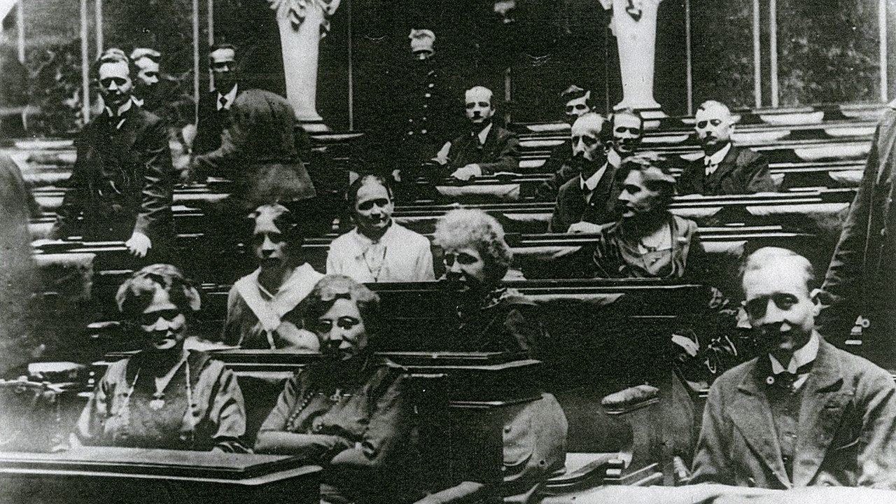 Erste Frauen im Parlament (1919)@VGA