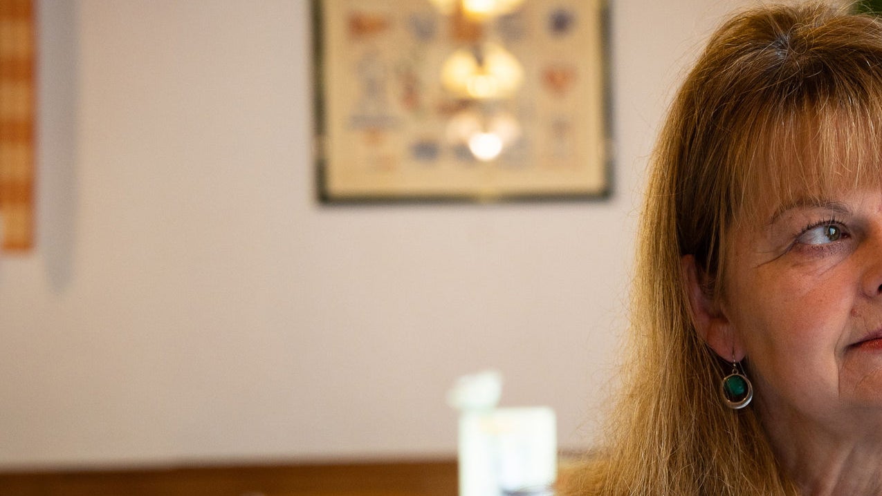 Maria S. im Kaffeehaus in Payerbach