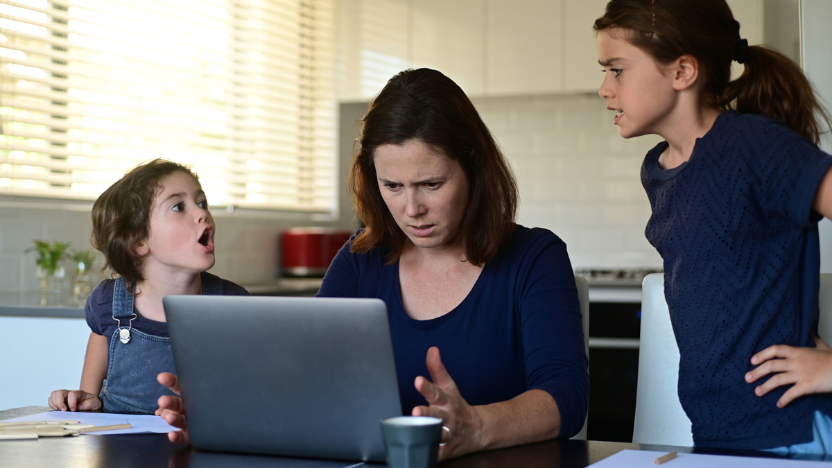 Homeoffice und Homeschooling Arbeit und Kinderbetreuung