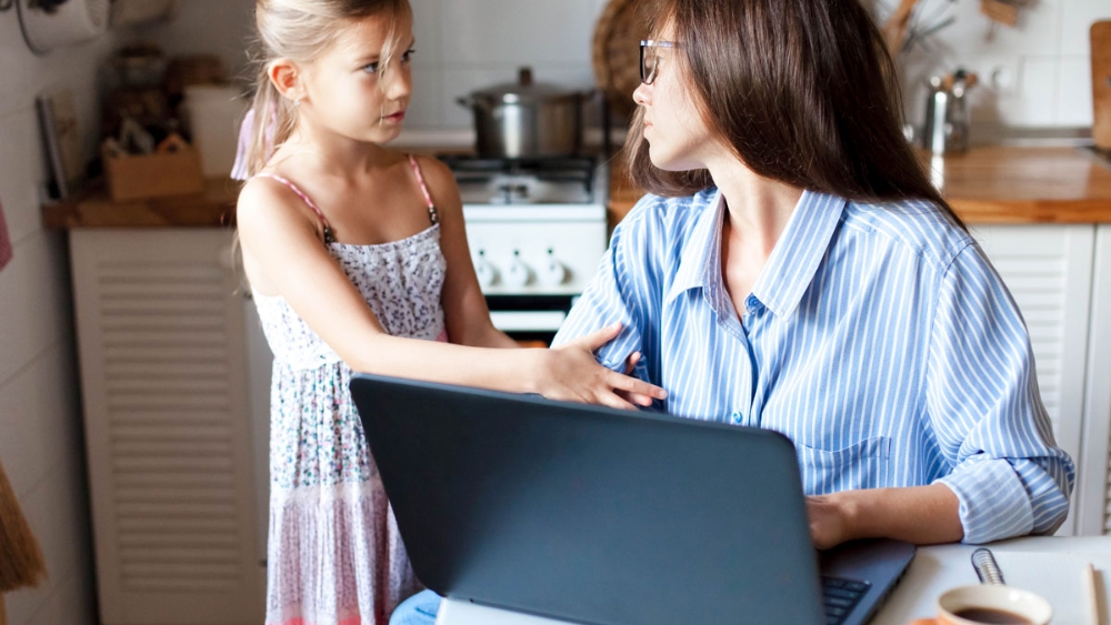 “Wie in den 50er-Jahren" Wie Österreichs Mütter das Corona-Homeschooling erlebt haben
